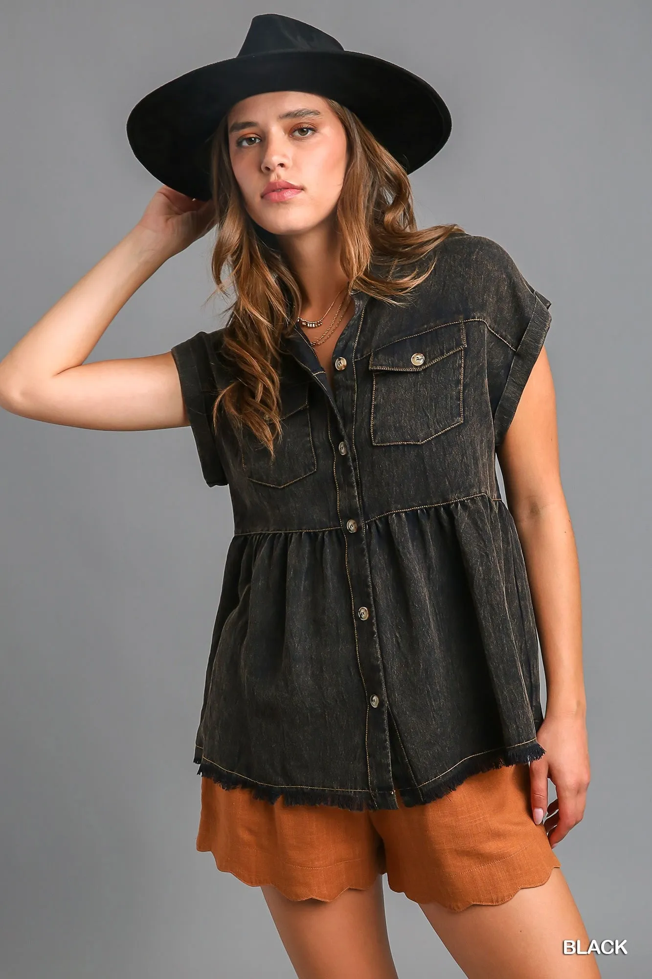 BLACK SNOW WASH TORTOISE SHELL BUTTON DOWN TOP