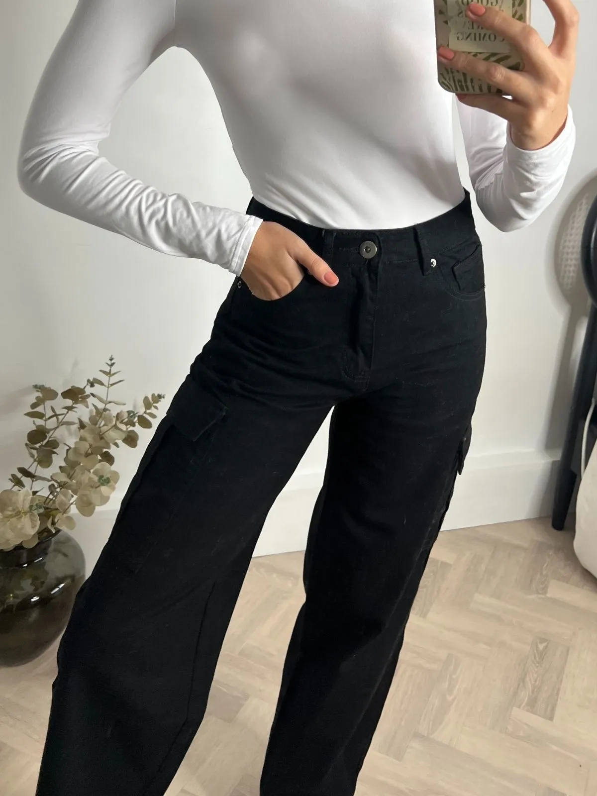 Cargo Style Wide Leg Jeans / Black