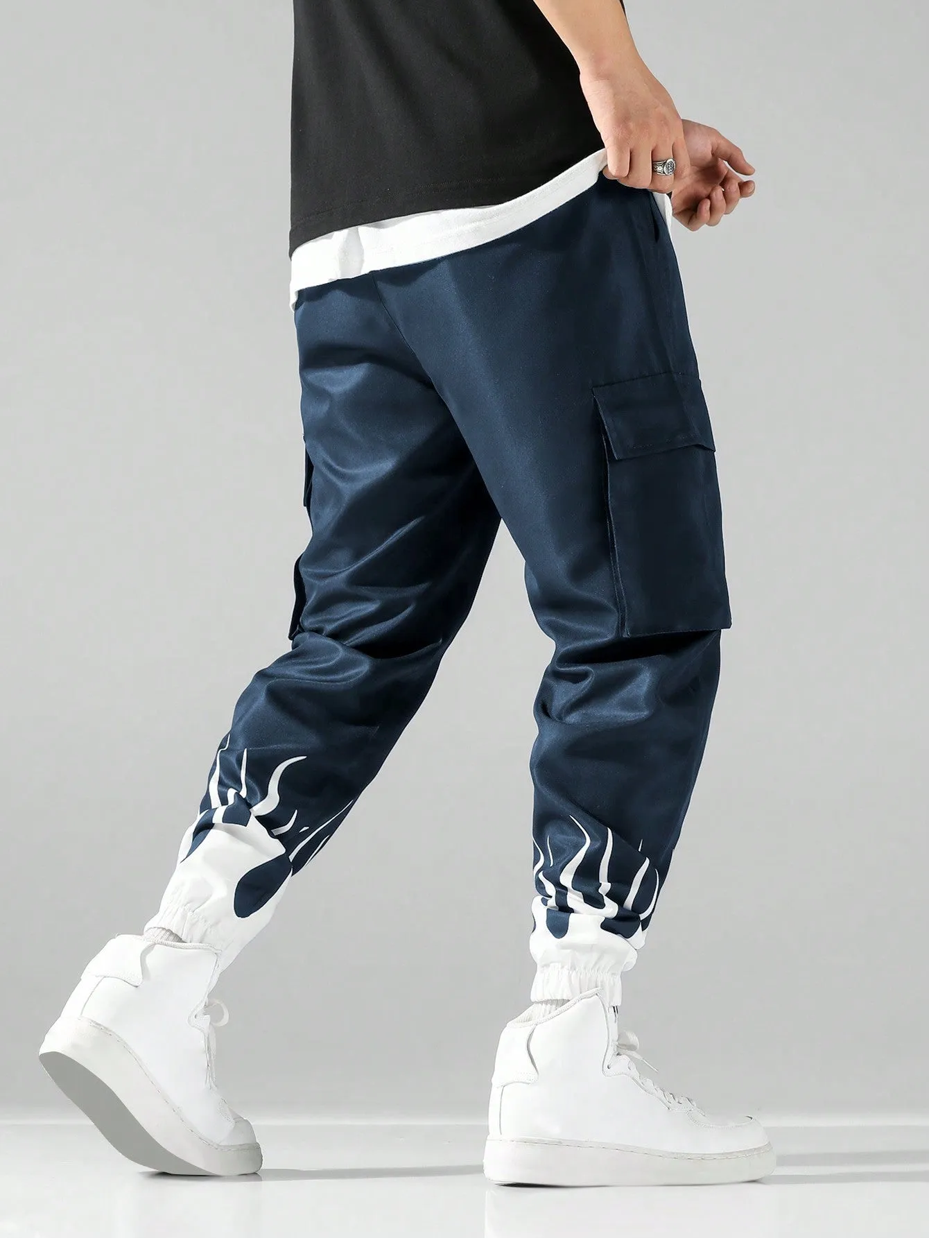 Manfinity EMRG Men's Loose Fit Cargo Pants With Flame Print