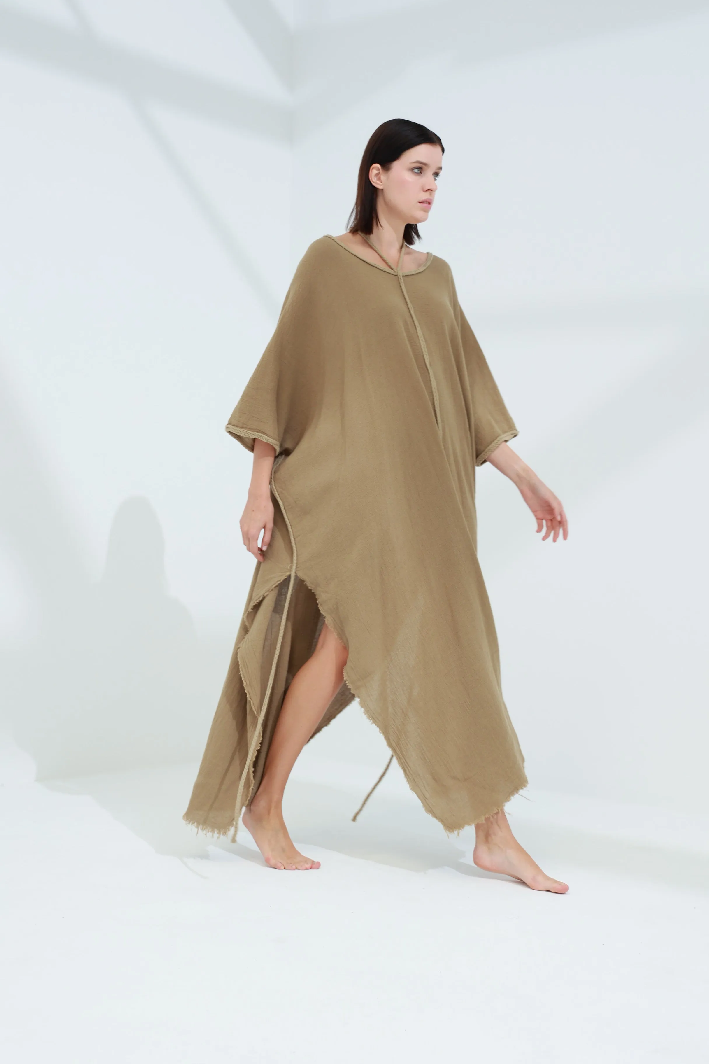 Sande Linen Kaftan Coloniale