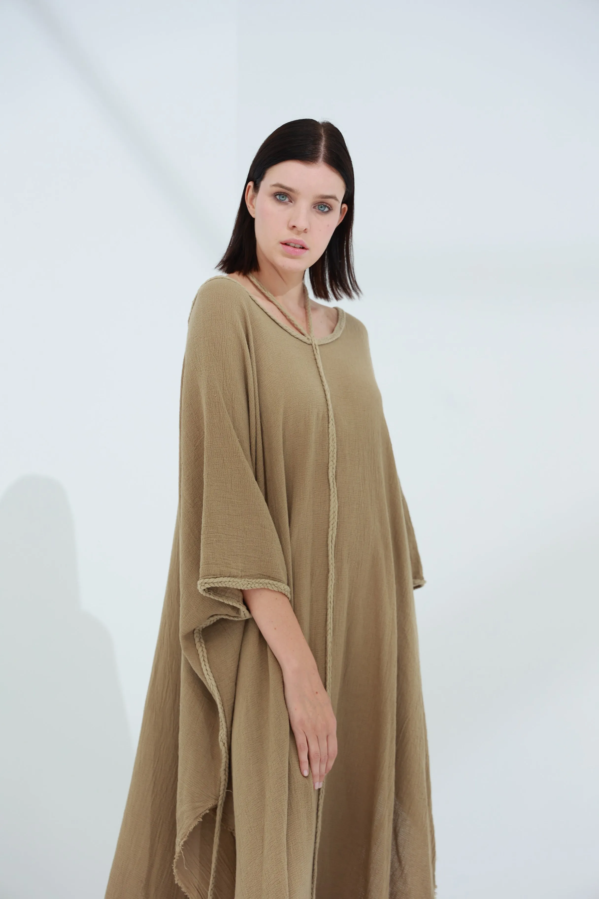 Sande Linen Kaftan Coloniale